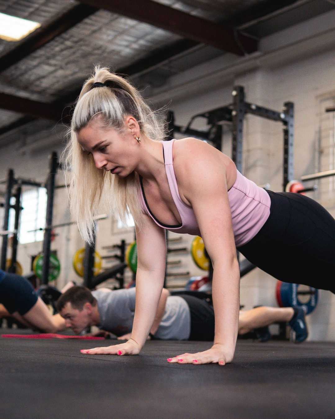 sarah_push_up